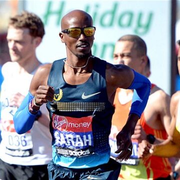 London Marathon 2013: Mo Farah oversleeps and nearly misses start of race