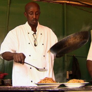 Chef braves suicide bombs to give to Mogadishu a taste of peace