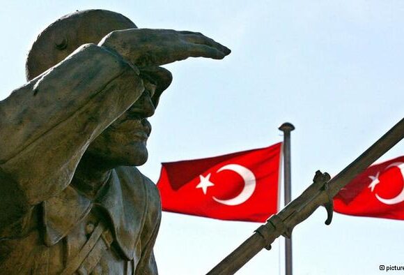 turkey Somalis Demonstrate Outside Turkish Consulate in Canada, Demand Answers Over Military Assistance