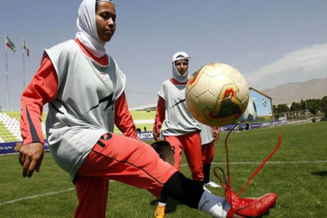 hijabsoccer_s640x427 Islam gaining popularity in Brazilian culture and TV