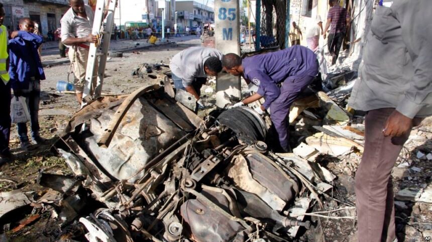 4 Killed in Mogadishu Car Bombings