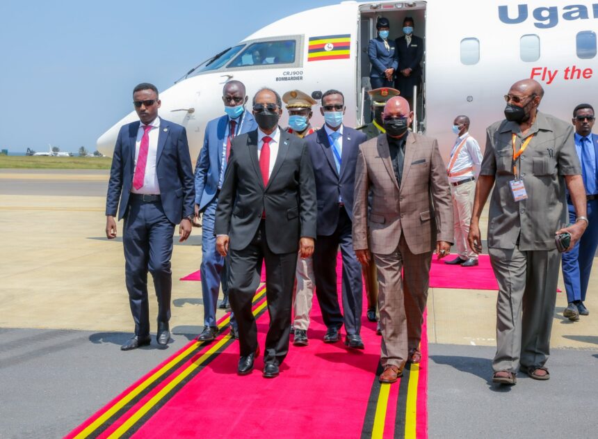 Kampala Madaxweyne Xasan Sheekh oo booqasho 3 maalin ah uga bilaabantay Yuganda