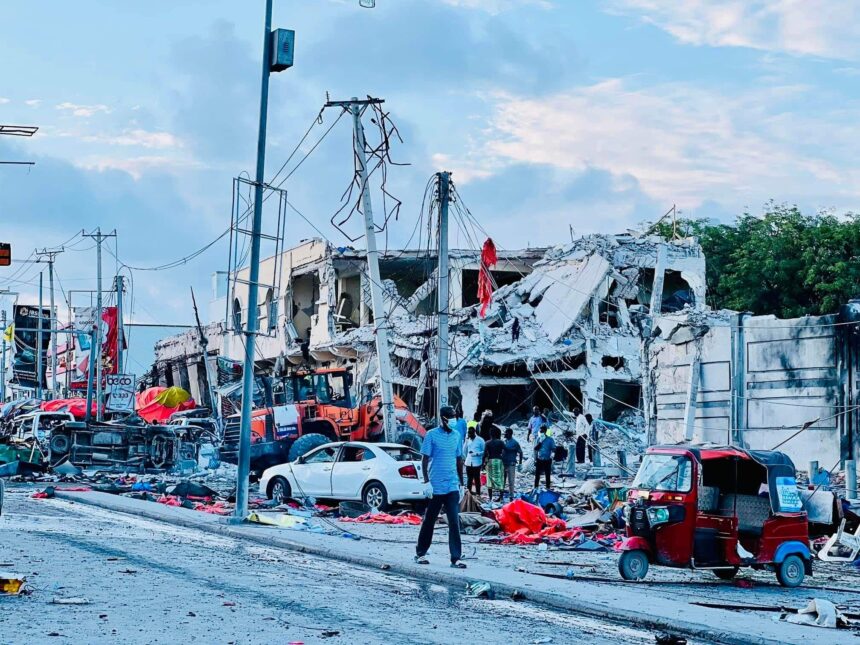 Faahfaahino dheeraada oo kasoo baxaya weerarkii xarunta wasaaradda waxbarashada