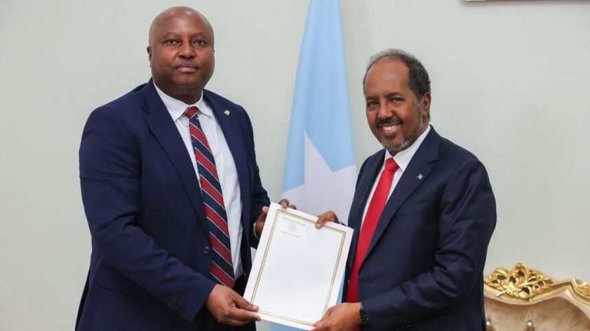 Burundi foreign minister visits Somalia, meets President Mohamud