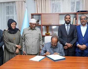 Hassan Sheikh signs- new constitution Somalia’s Constitutional Dispute Deepens as Government Moves to Bar MPs from Cabinet
