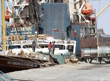 Berbera port Somaliland- wokers offloading goods Is the UK playing a double game in Sudan and Somalia?