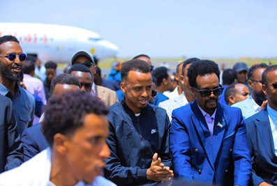 Jigjiga-Garsooraha Caalamiga Cartan Hero’s Welcome for Somali FIFA Referee Omar Cartan in Jigjiga Ahead of Regional Cup Final