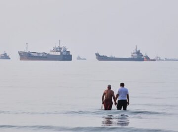 US and Iran pause their attacks after days of escalation